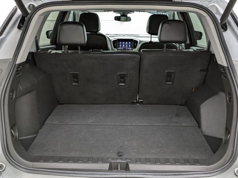 Used 2024 GMC Terrain SLT image 12