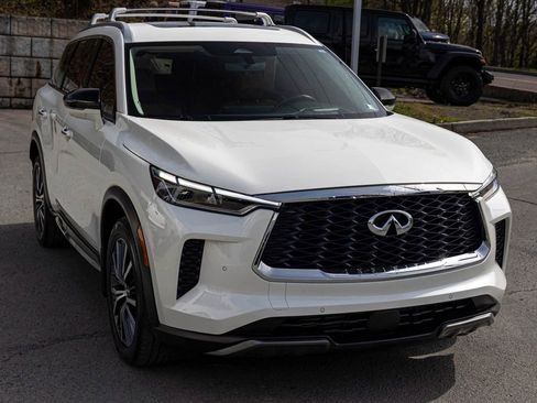 Used 2025 INFINITI QX60 Sensory w/ Vision Package AWD/4WD image 3