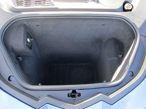 Used 2022 Chevrolet Corvette Stingray Preferred Cpe w/ Z51 Performance Package RWD image 20
