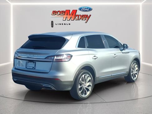 Used 2023 Lincoln Nautilus Reserve image 4