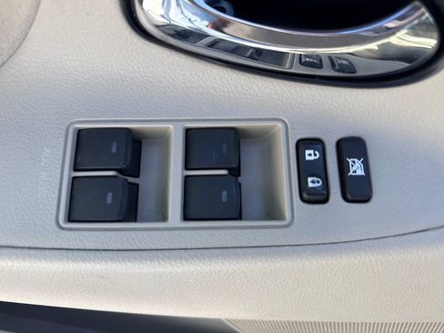 Used 2011 Toyota Camry LE FWD image 14