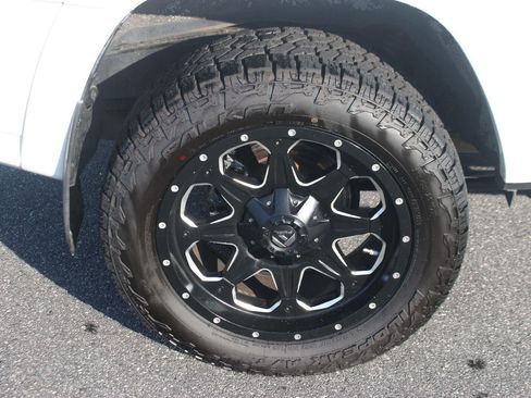 Used 2015 Toyota 4Runner SR5 AWD/4WD image 35