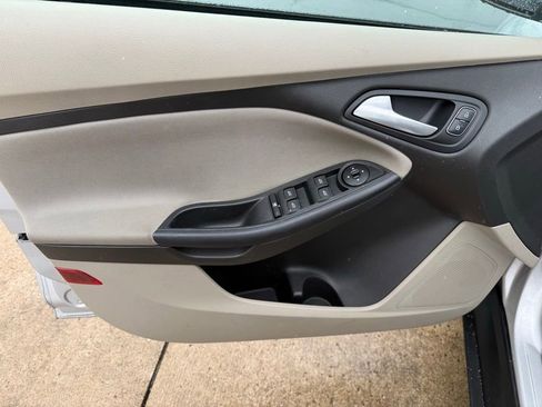Used 2016 Ford Focus SE image 22