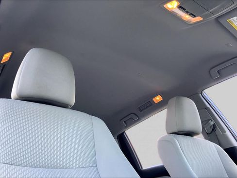 Used 2019 Toyota Highlander LE FWD image 14