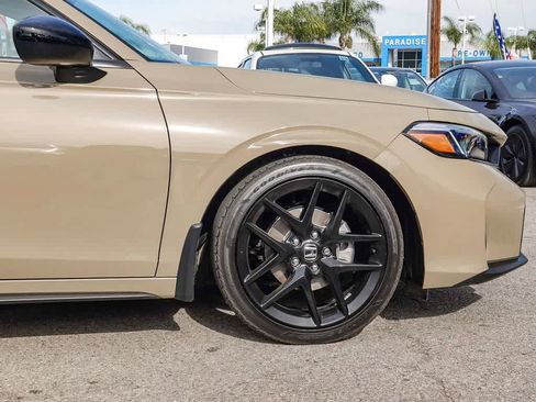 Used 2025 Honda Civic Sport image 9