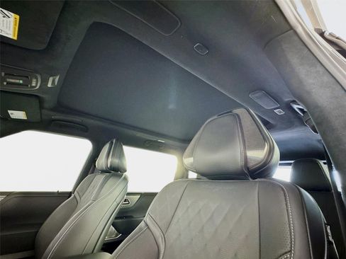 Used 2026 INFINITI QX80 Autograph w/ Premium Cargo Package AWD/4WD image 14