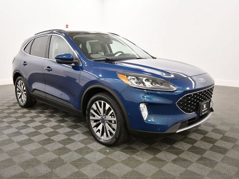 Used 2020 Ford Escape Titanium w/ Titanium Premium Package 2.0 AWD/4WD image 10