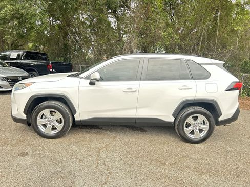Used 2020 Toyota RAV4 XLE FWD image 4