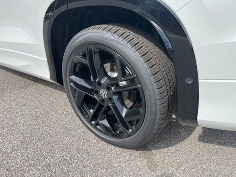 New 2026 Volkswagen Tiguan SE R-Line FWD image 21