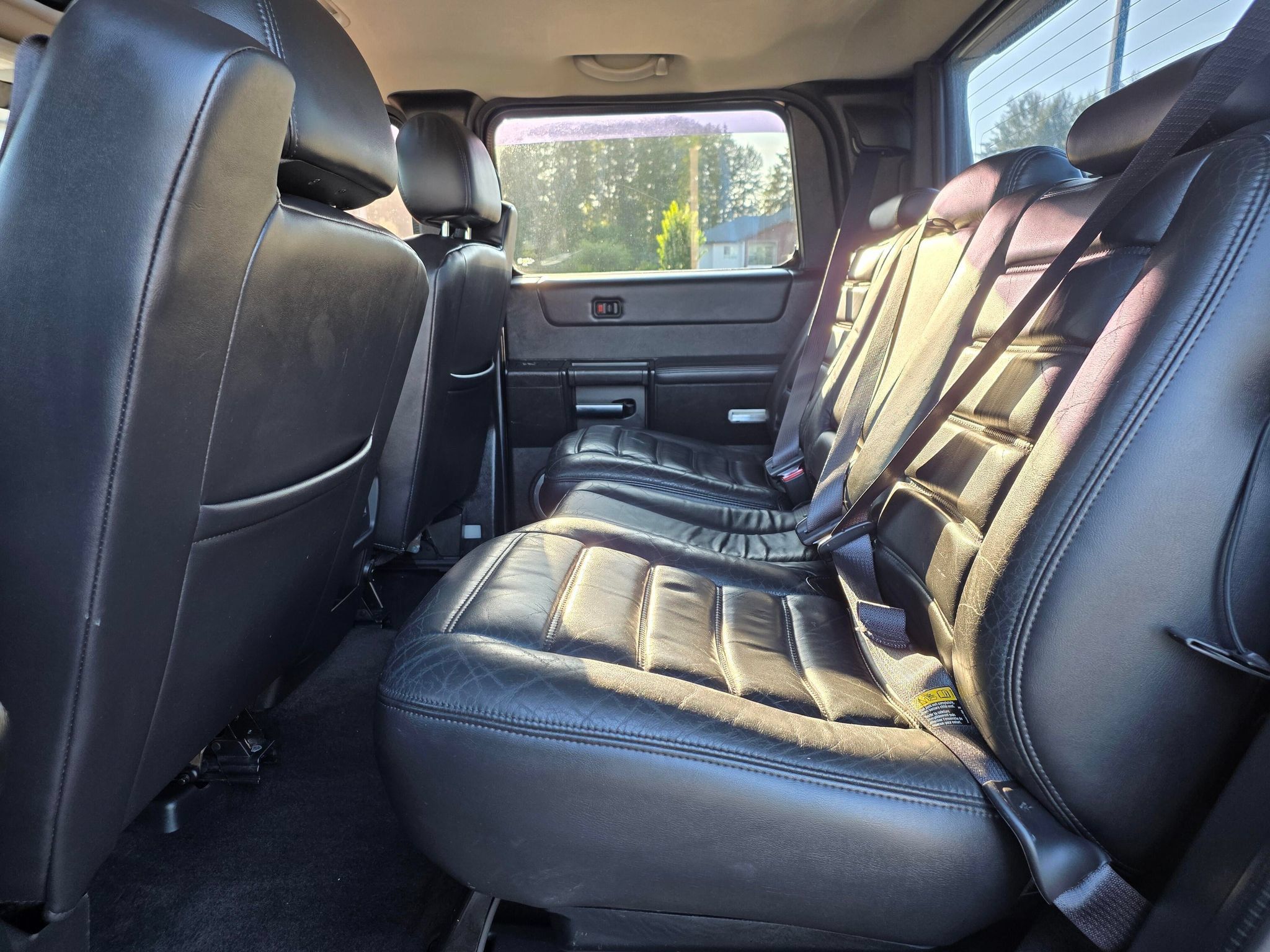 Used 2005 HUMMER H2 SUT w/ Preferred Equipment Group AWD/4WD image 26