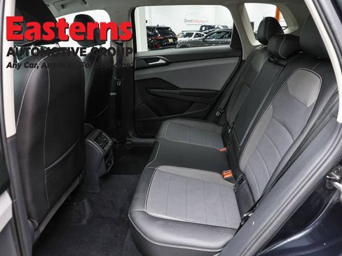 Used 2022 Volkswagen Taos SE AWD/4WD image 18