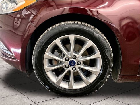 Used 2017 Ford Fusion SE image 8