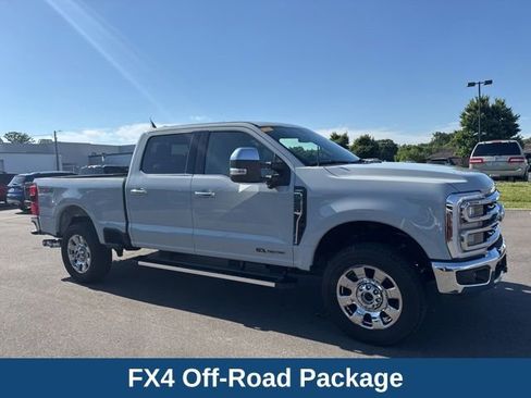 Used 2025 Ford F250 Lariat w/ Chrome Package AWD/4WD image 4