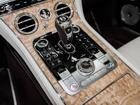 Used 2021 Bentley Continental GT V8 image 14