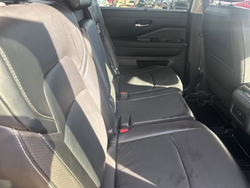 Used 2022 Nissan Pathfinder SL image 28