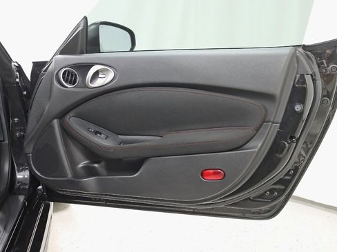 Used 2013 Nissan 370Z NISMO image 26