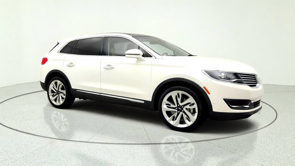 Used 2017 Lincoln MKX Reserve AWD/4WD image 3