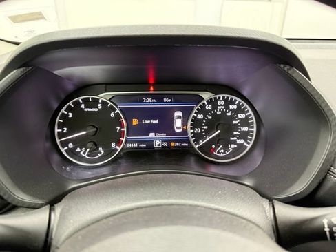 Used 2024 Nissan Sentra SV FWD image 8