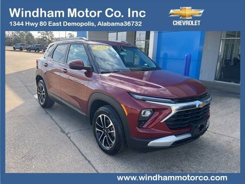 Used 2025 Chevrolet TrailBlazer LT image 1