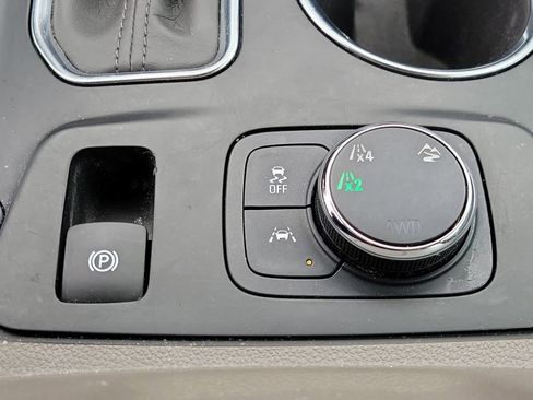 Used 2020 Chevrolet Traverse LT w/ Driver Confidence II Package image 34