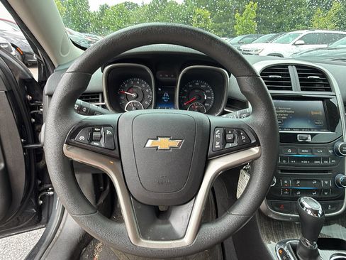 Used 2015 Chevrolet Malibu LT FWD image 25
