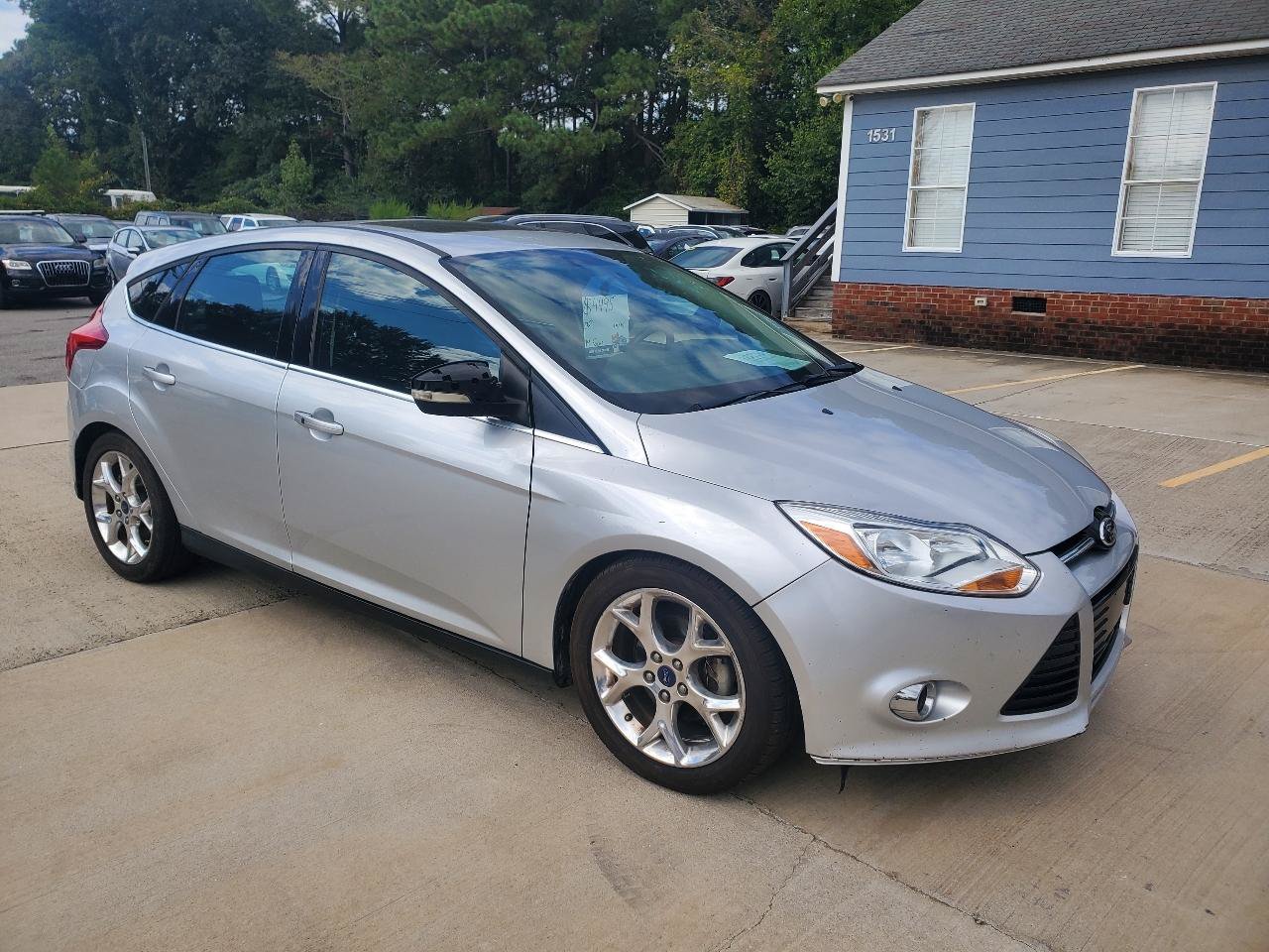 Used 2014 Ford Focus Titanium FWD image 3