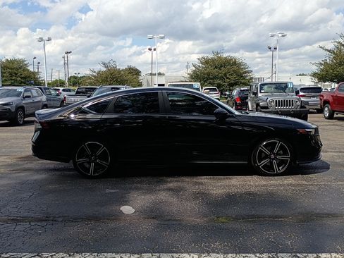 Used 2024 Honda Accord Sport image 2