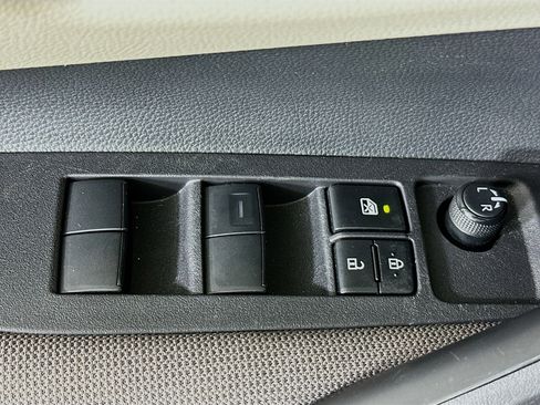 Certified 2025 Toyota Corolla LE image 14