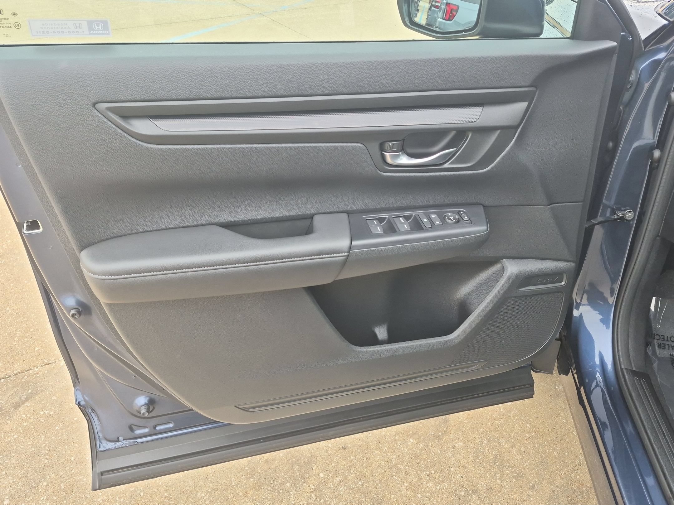 Used 2024 Honda CR-V LX image 12