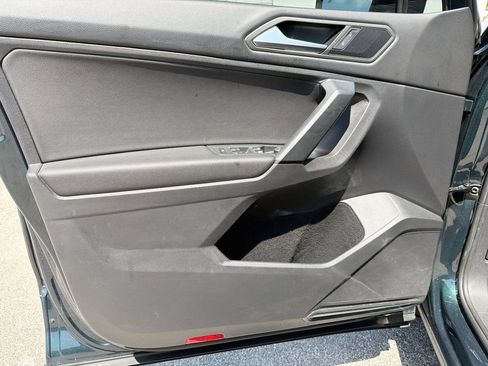 Used 2019 Volkswagen Tiguan SE w/ Panoramic Sunroof Package FWD image 20