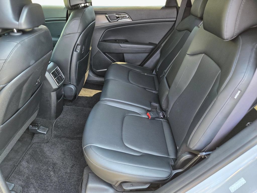 Used 2025 Kia Sportage SX FWD image 18