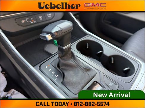 Used 2025 Kia Carnival FWD image 31