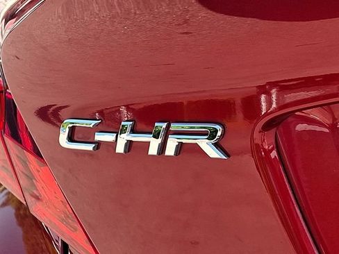 Used 2022 Toyota C-HR XLE FWD image 33