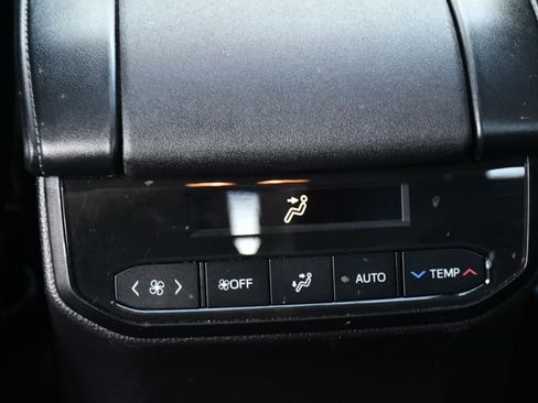 Certified 2022 Toyota Highlander XLE image 18