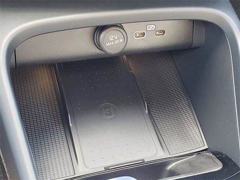 New 2026 Volvo XC40 B5 Plus w/ Protection Package Premier image 24