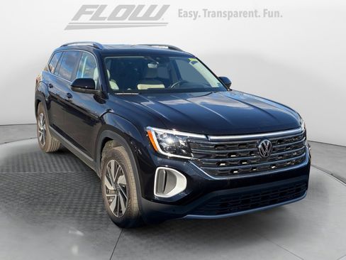 Used 2025 Volkswagen Atlas SEL image 1