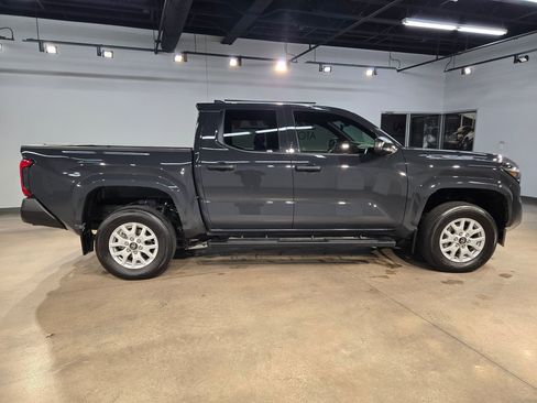 Used 2024 Toyota Tacoma SR image 8