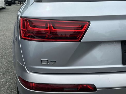 Used 2018 Audi Q7 3.0T Prestige w/ Prestige Package AWD/4WD image 9