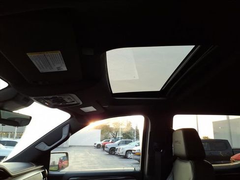 Used 2024 GMC Sierra 1500 AT4 w/ Technology Package image 17