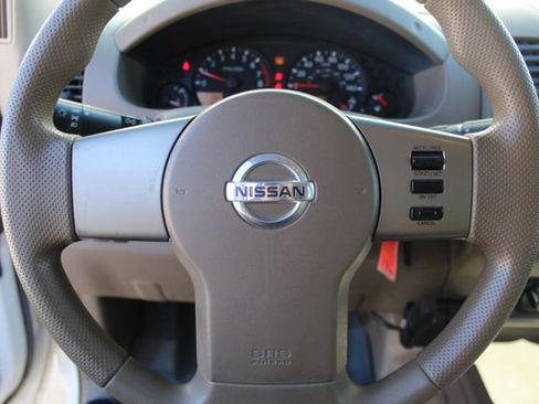 Used 2005 Nissan Frontier SE image 10