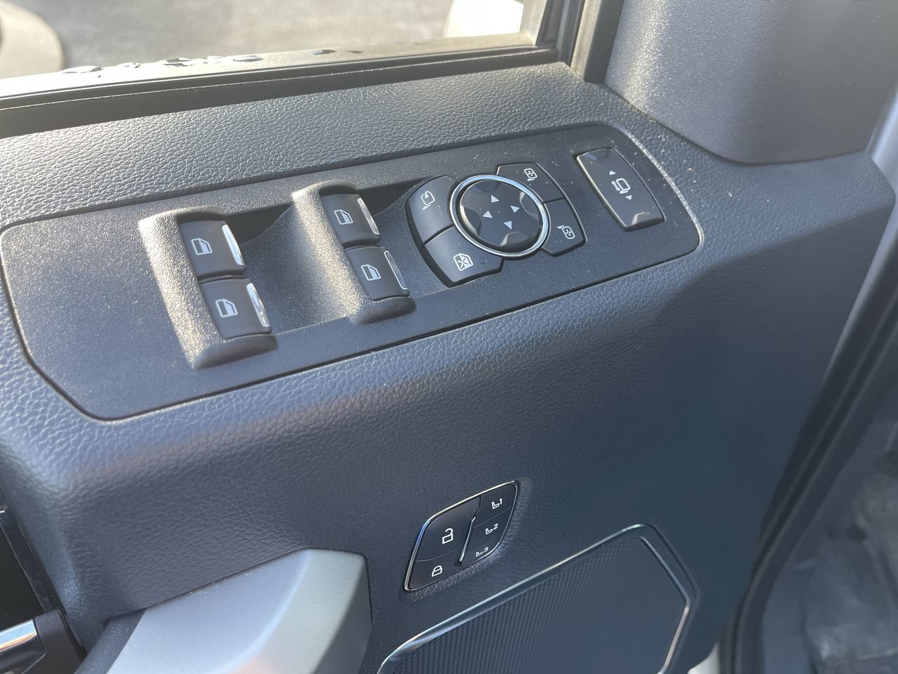 Used 2022 Ford F250 Lariat AWD/4WD image 23