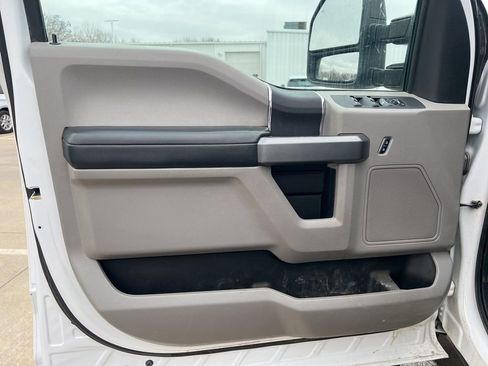 Used 2017 Ford F250 XLT image 9