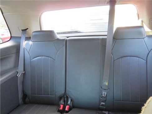 Used 2017 GMC Acadia Limited SLT image 6