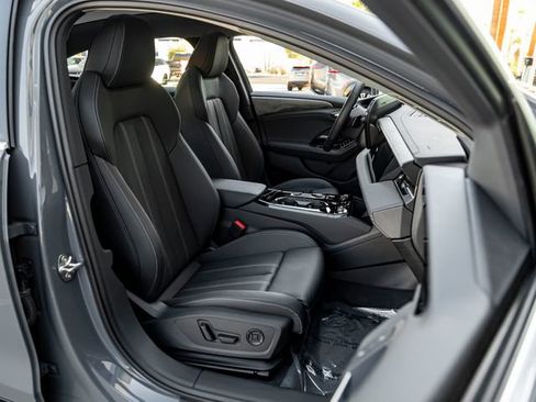 Used 2025 Audi A6 e-tron Premium Plus w/ Premium Plus RWD image 35