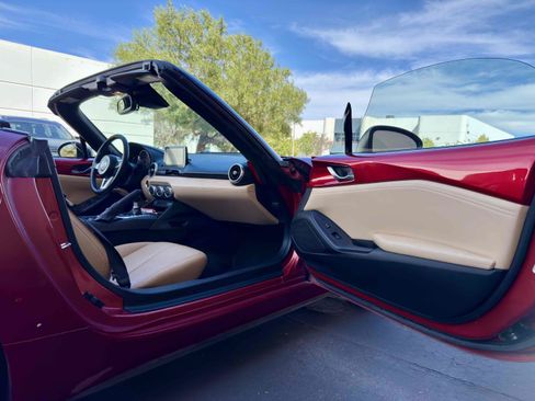 Used 2016 MAZDA MX-5 Miata Grand Touring RWD image 49