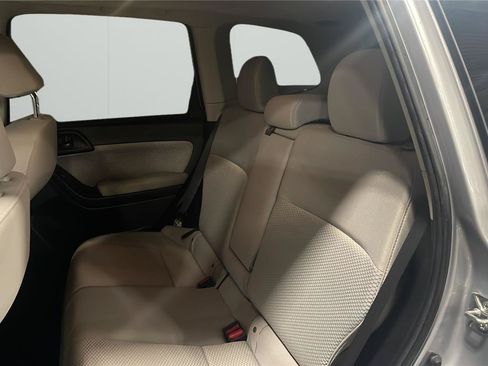 Used 2018 Subaru Forester 2.5i Premium w/ Protection Package #1 AWD/4WD image 11