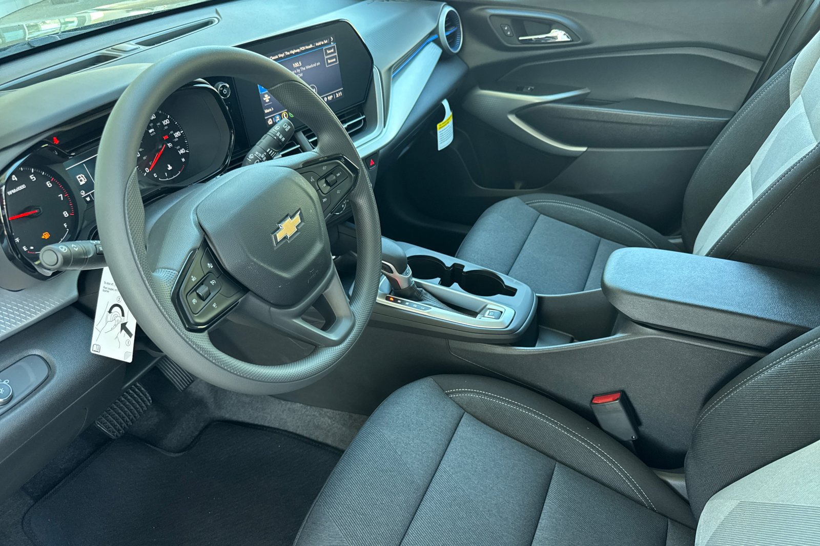 New 2026 Chevrolet Trax LS w/ LS Convenience Package FWD image 9