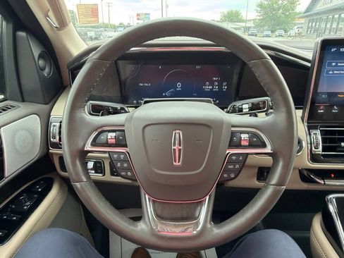 Used 2022 Lincoln Navigator Reserve AWD/4WD image 42