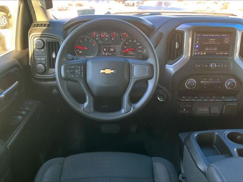 Used 2024 Chevrolet Silverado 2500 Custom w/ Custom Value Package image 5