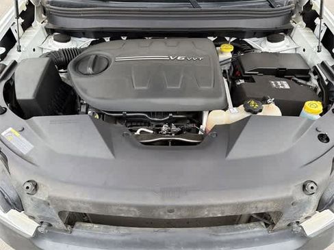 Used 2022 Jeep Cherokee Trailhawk image 17